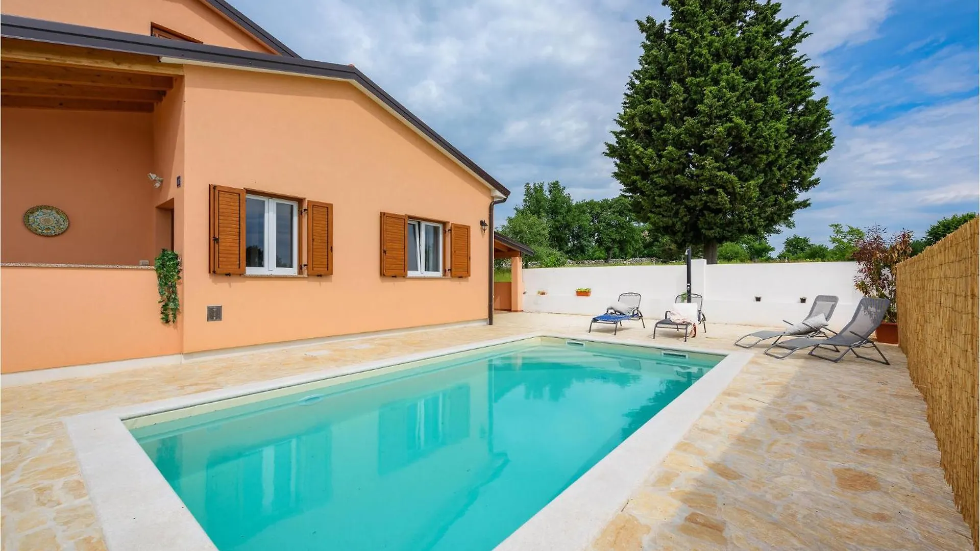 Cozy Home In Buje With Wifi Holiday home
